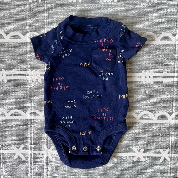 Set of seven newborn onesies - Picture 4 of 11